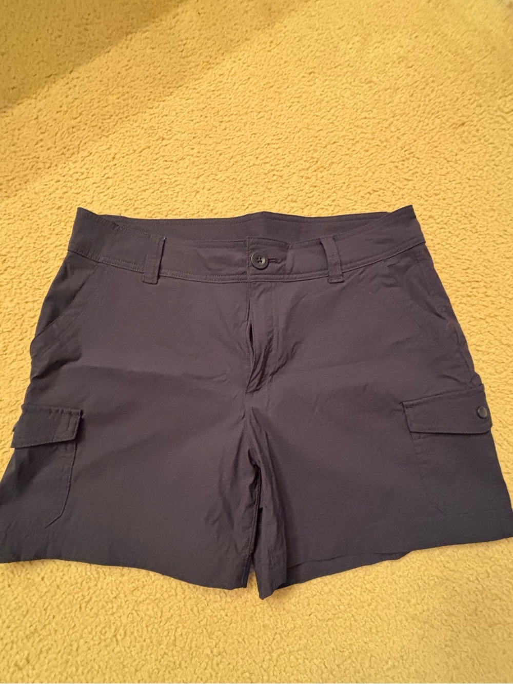 Eddie Bauer cargo shorts 5" inseam